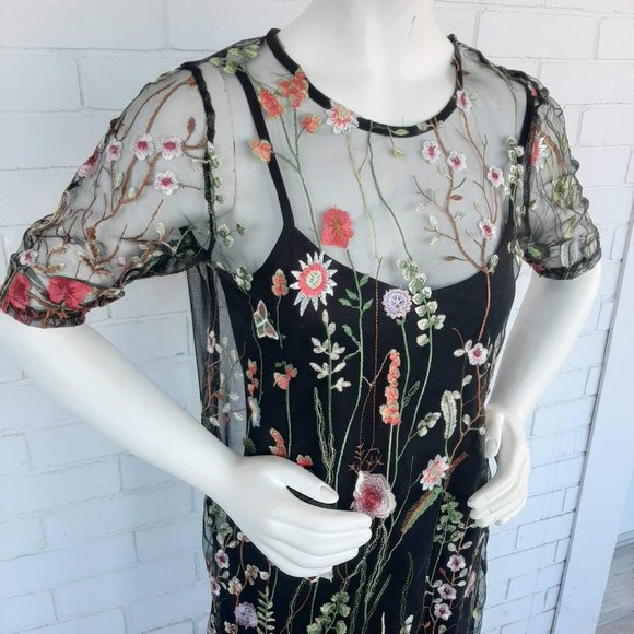 🌻Floral Embroidery Dress🌹 - Picture 4 of 7